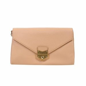 Yves Saint Laurent
Dandy Flap Bag